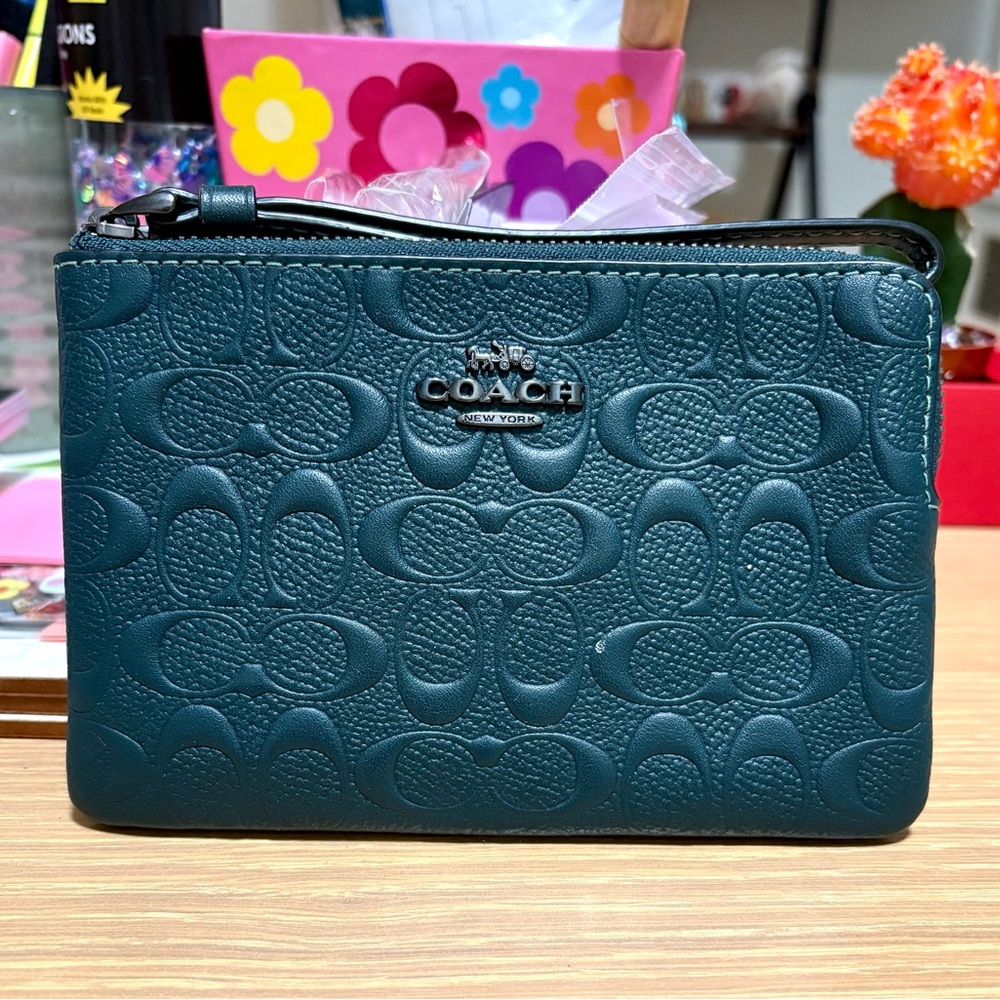 Coach Corner Wristlet Wallet In Leather Dark Green